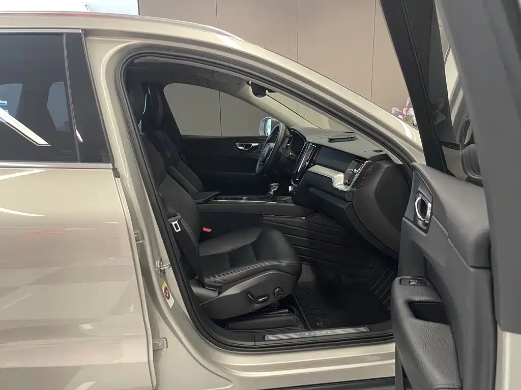 Volvo XC60 — миниатюра 17