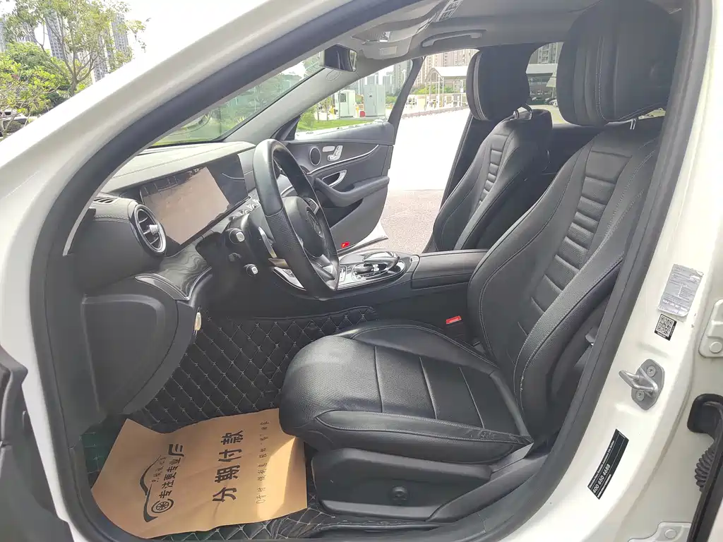 Mercedes-Benz E-Class — миниатюра 13