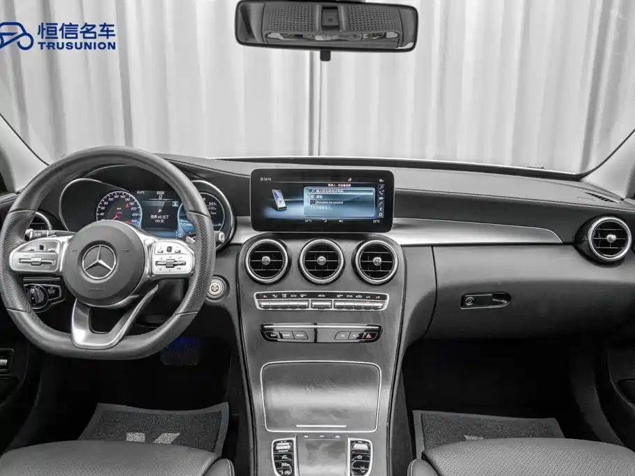 Mercedes-Benz C-Class — миниатюра 13