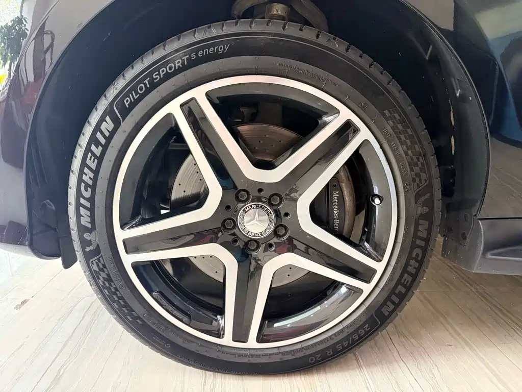 Mercedes-Benz GLE (Import) — миниатюра 20