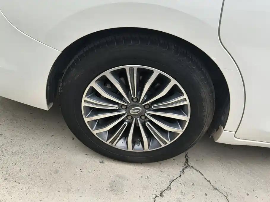 GAC M6 2019 270T AT Premium （ мест） V