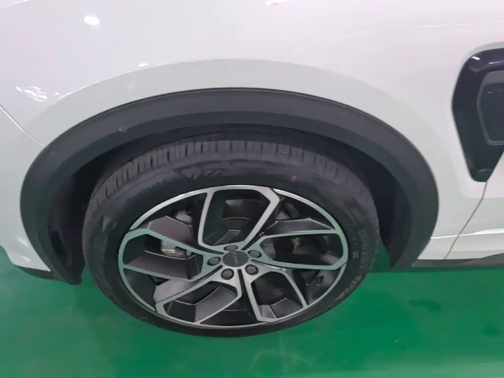 Lynk & Co 05 — миниатюра 23