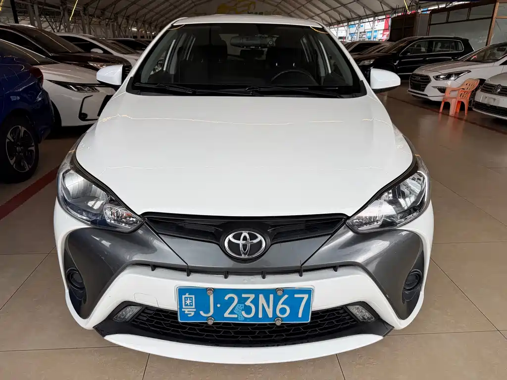 Toyota Yaris L — миниатюра 3
