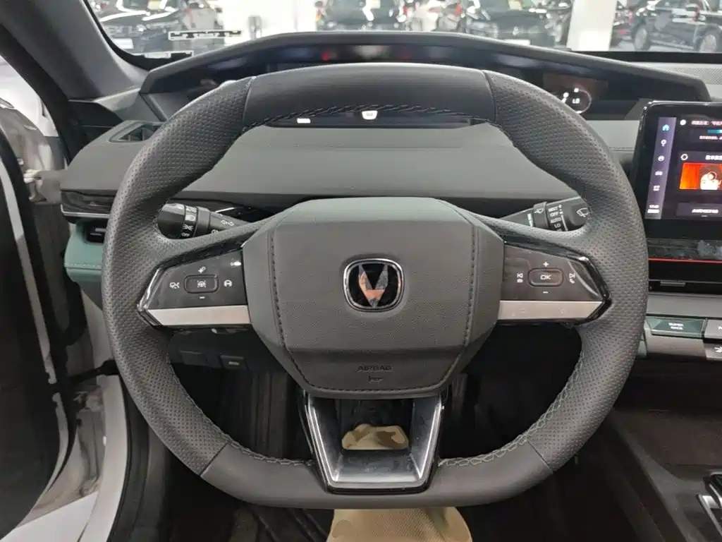 Changan UNI-V iDD — миниатюра 11