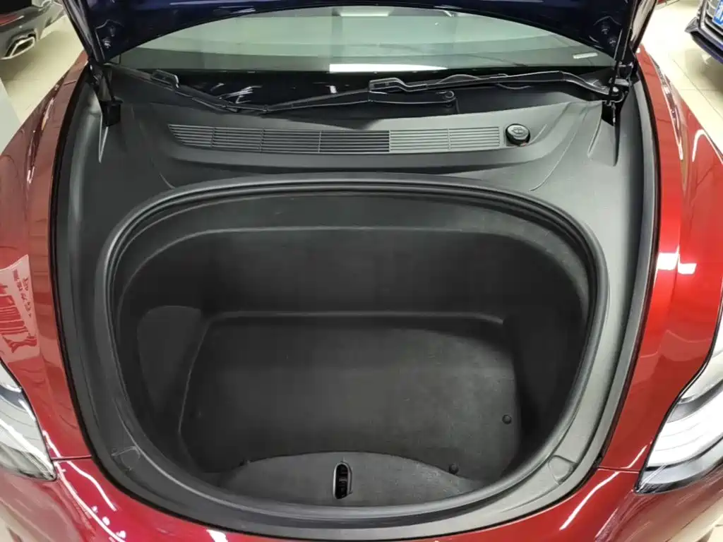 Tesla Model 3 — миниатюра 20