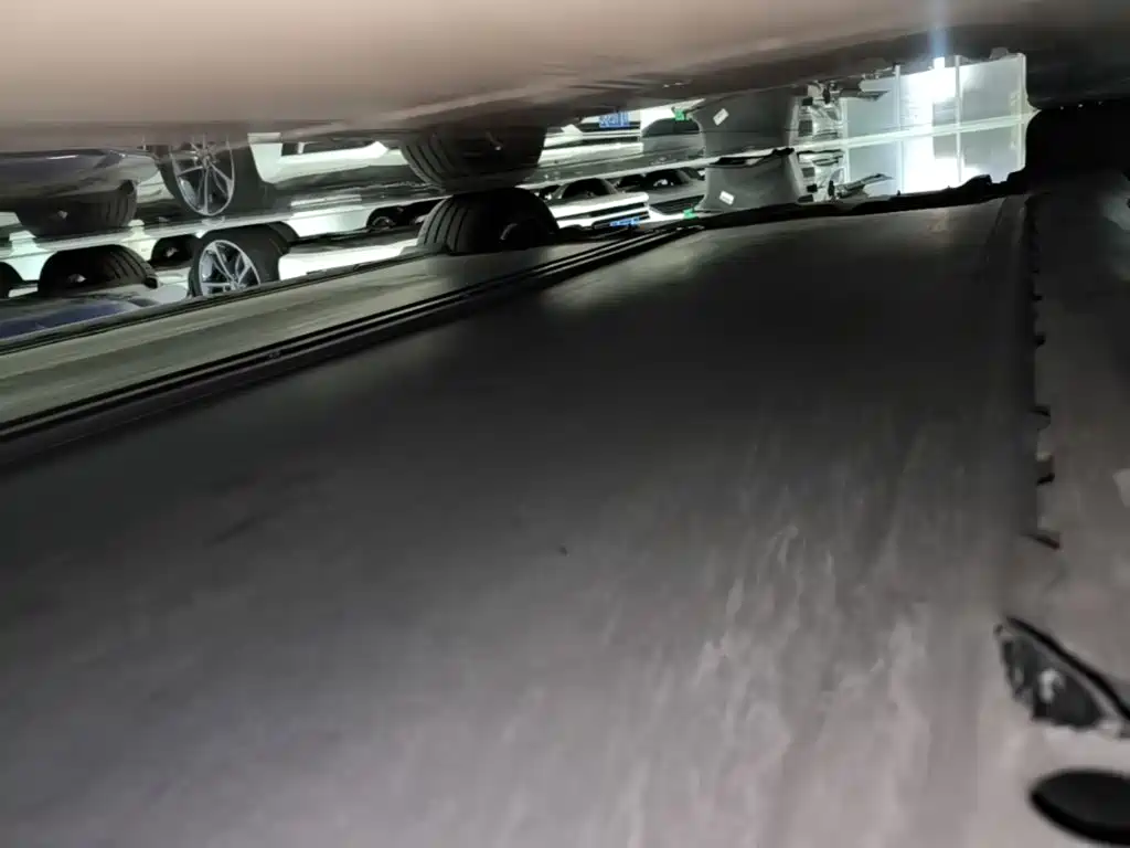 Tesla Model 3 — миниатюра 21