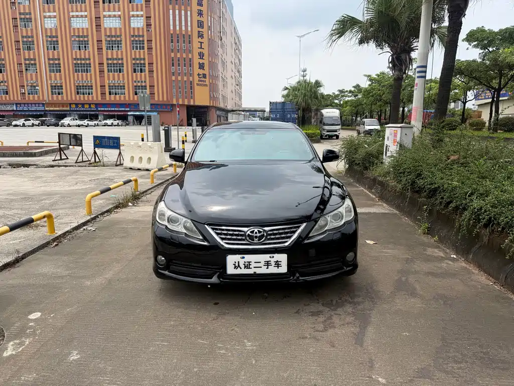 Toyota Reiz