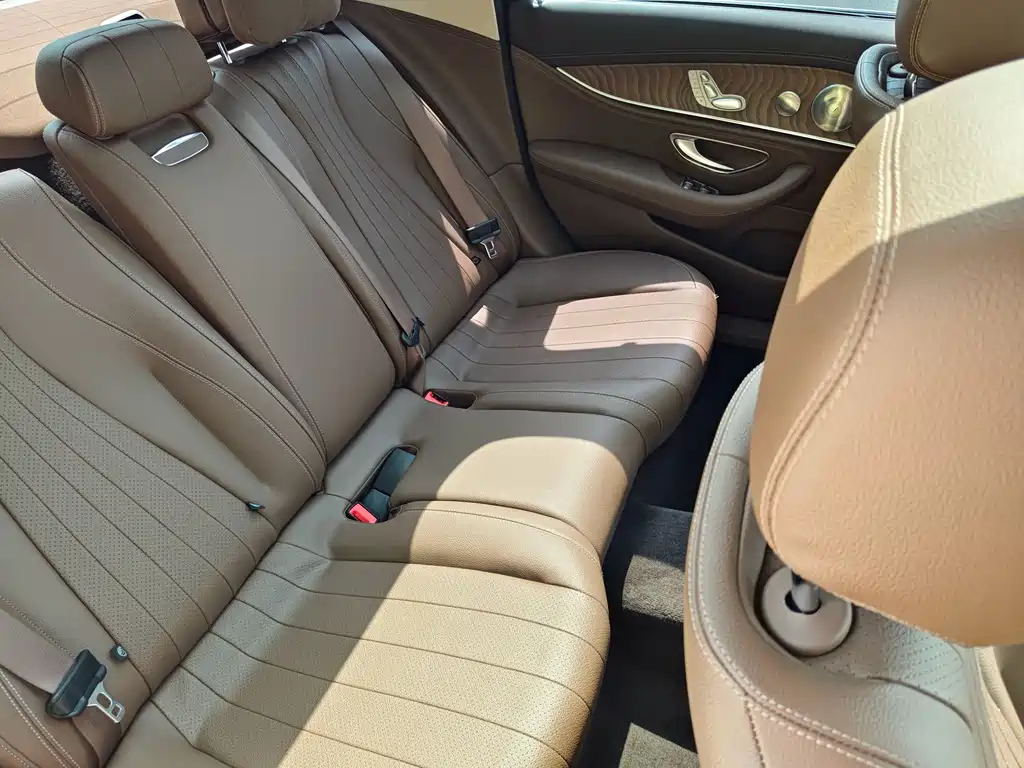 Mercedes-Benz E-Class — миниатюра 29