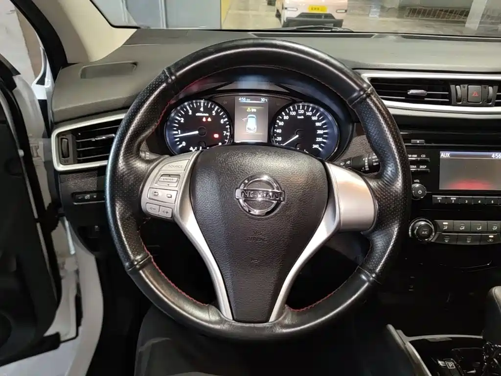 Nissan Qashqai — миниатюра 11