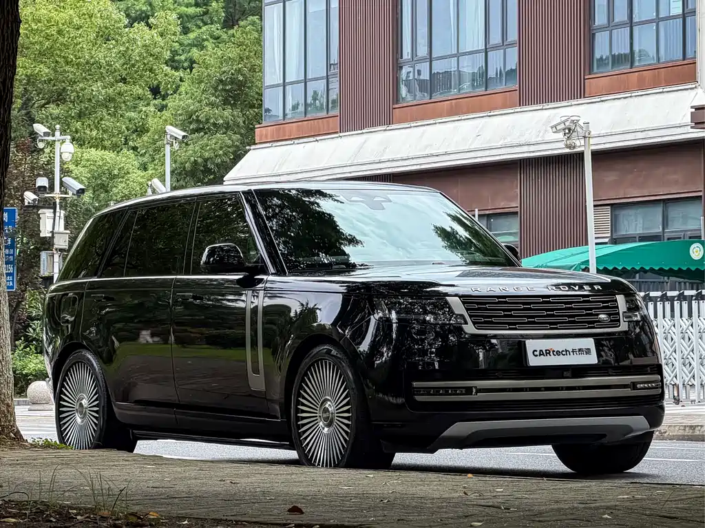 Land Rover Range Rover 2023 3.0 L6 400PS Long Wheelbase