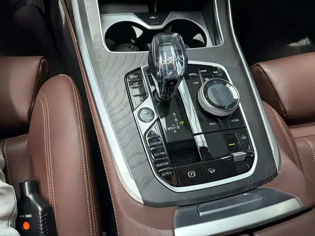 BMW X7 — миниатюра 10