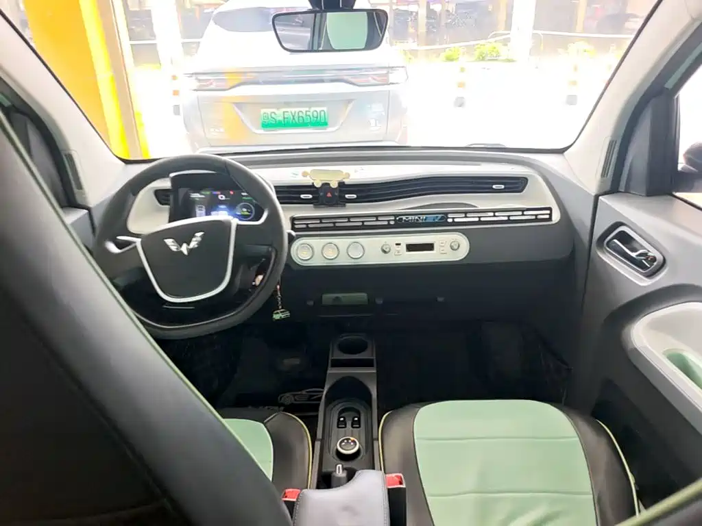 Wuling MINIEV — миниатюра 10