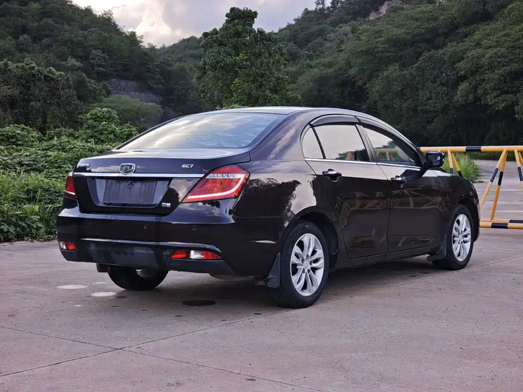 Geely Emgrand — миниатюра 9