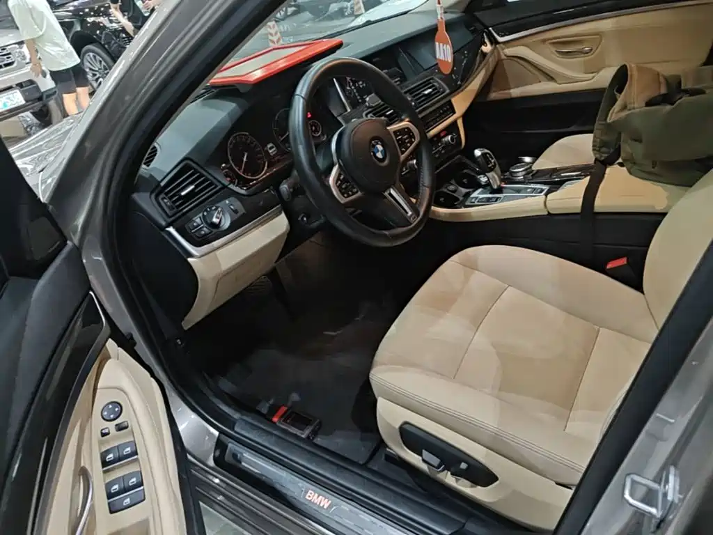 BMW 5 Series — миниатюра 15