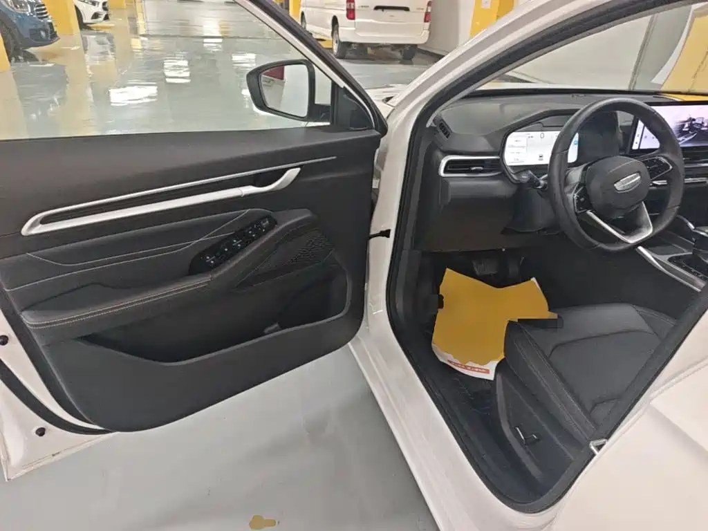 Geely Emgrand — миниатюра 16