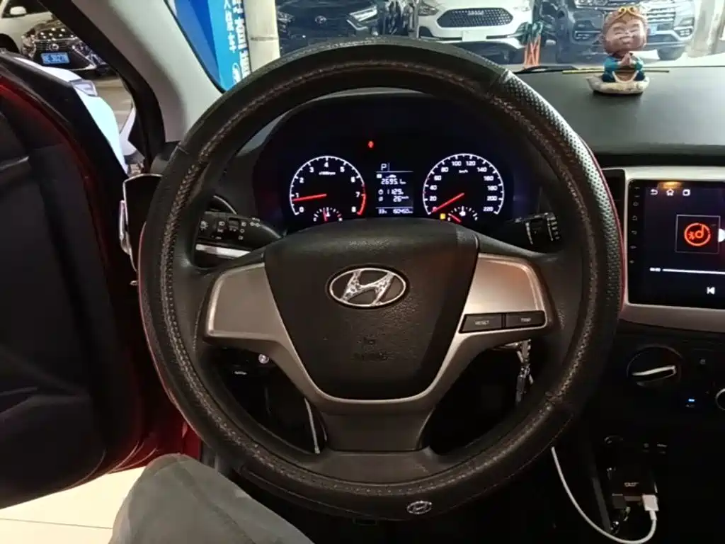 Hyundai Verna — миниатюра 11