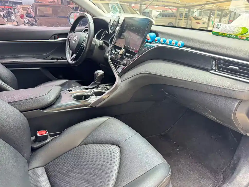 Toyota Camry — миниатюра 8
