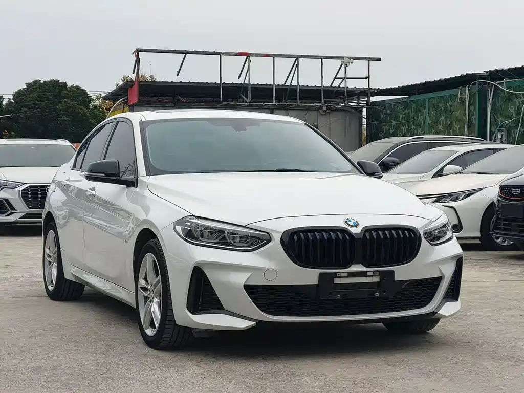 BMW 1 SERIES