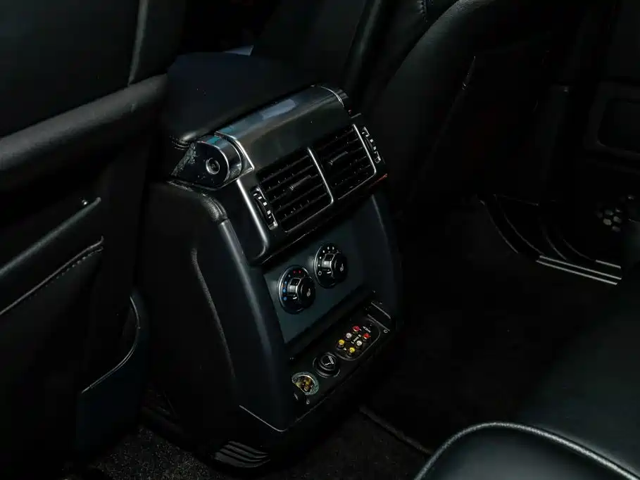Land Rover Range Rover — миниатюра 11
