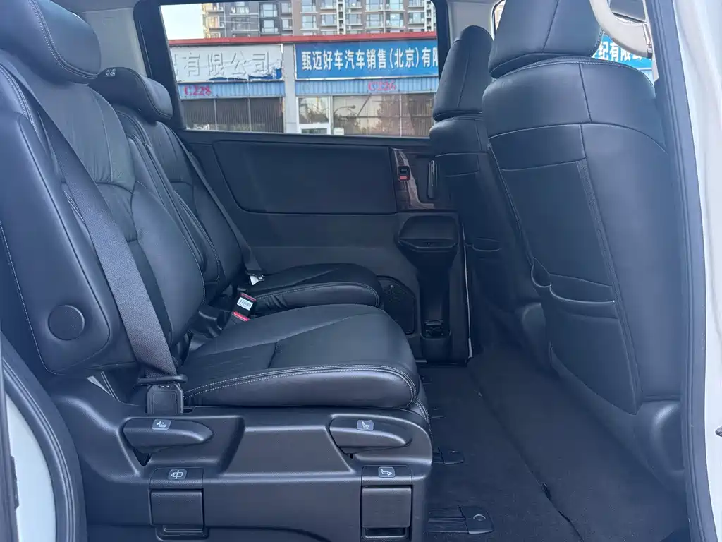 Honda Elysion — миниатюра 19