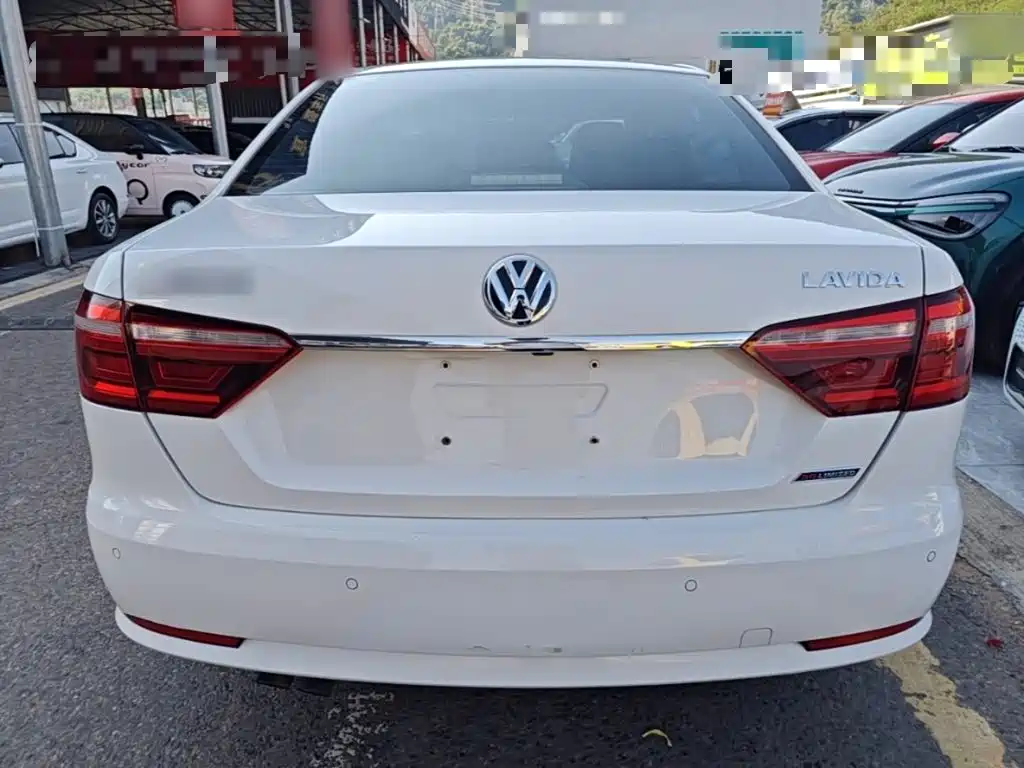 Volkswagen Lavida — миниатюра 6