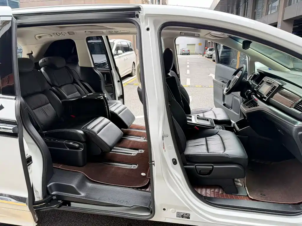 Honda Elysion — миниатюра 6