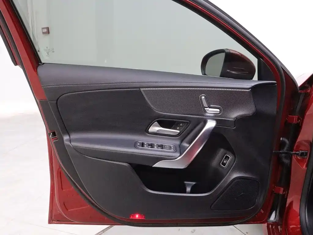 Mercedes-Benz A-Class — миниатюра 10
