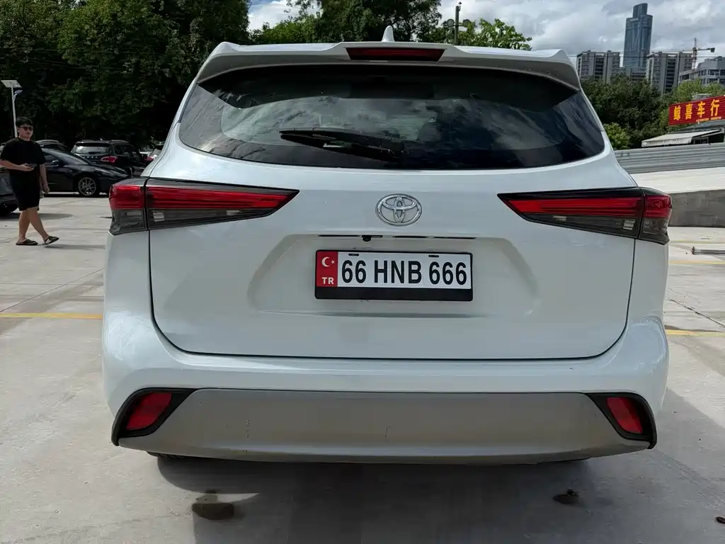 Toyota Highlander — миниатюра 9