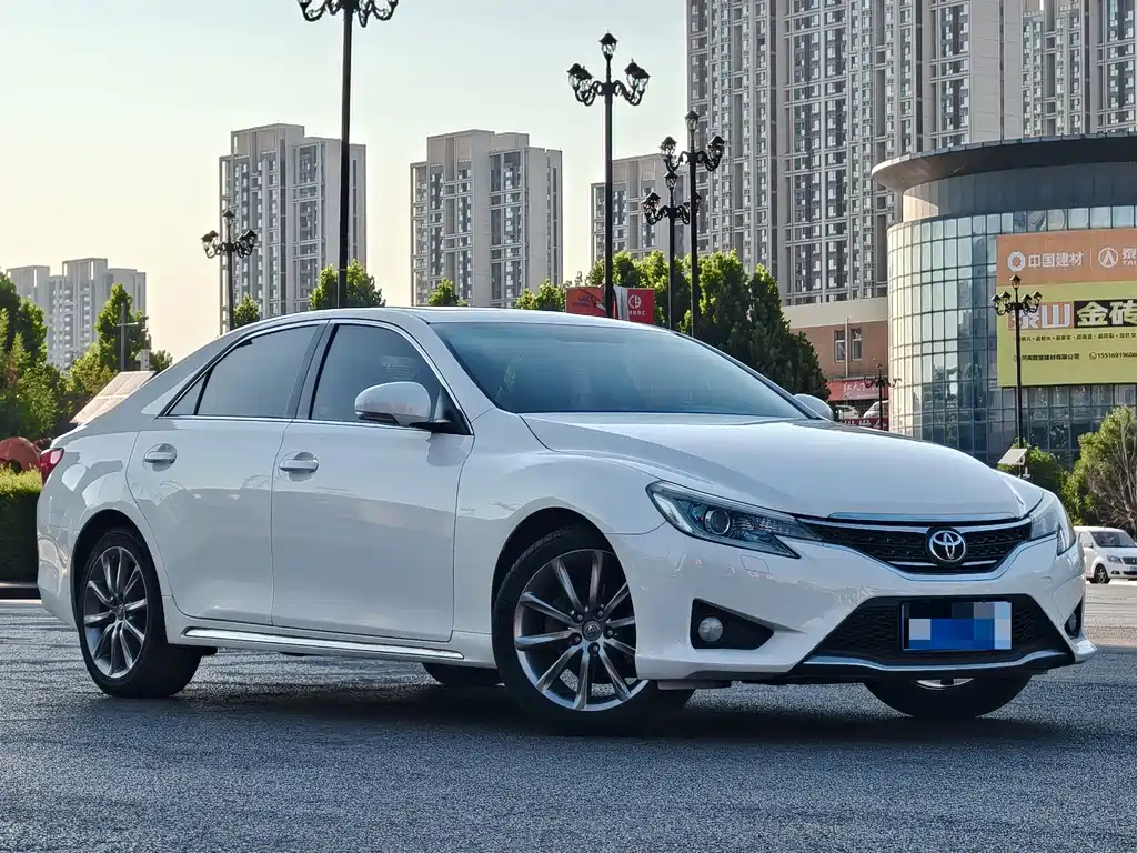 Toyota Reiz — миниатюра 3