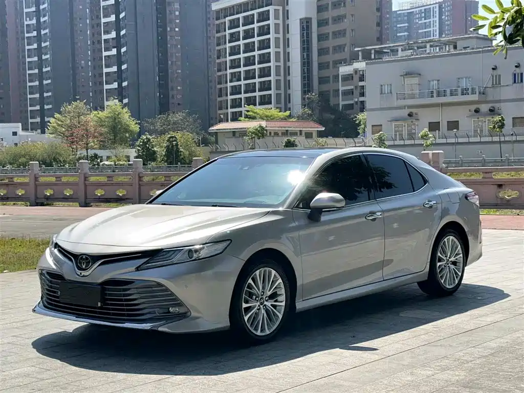 TOYOTA CAMRY