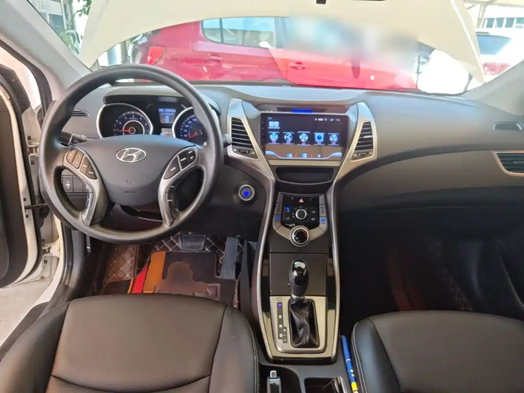 Hyundai Elantra Langdong — миниатюра 10
