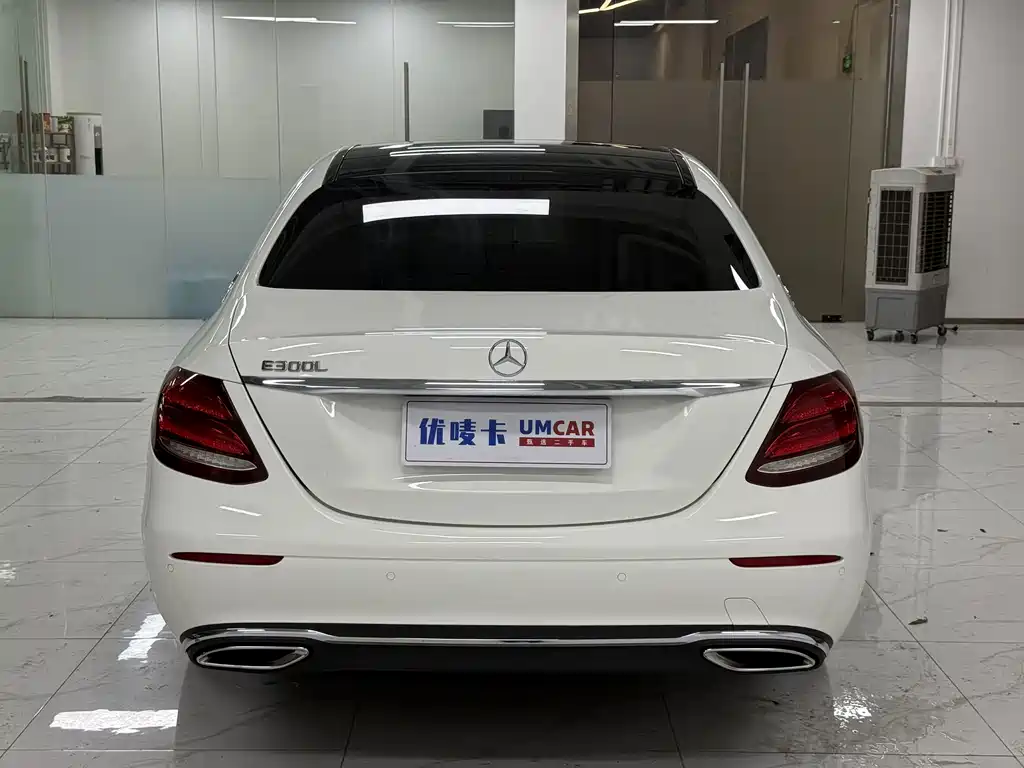 Mercedes-Benz E-Class — миниатюра 5