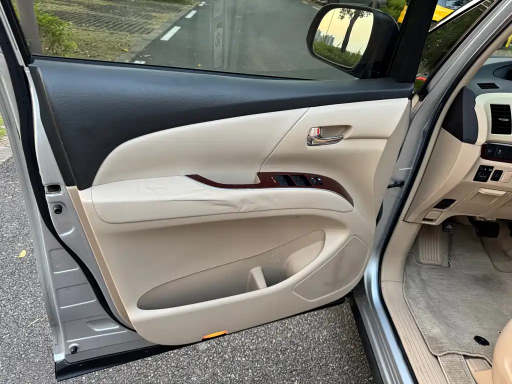 Toyota Previa — миниатюра 14