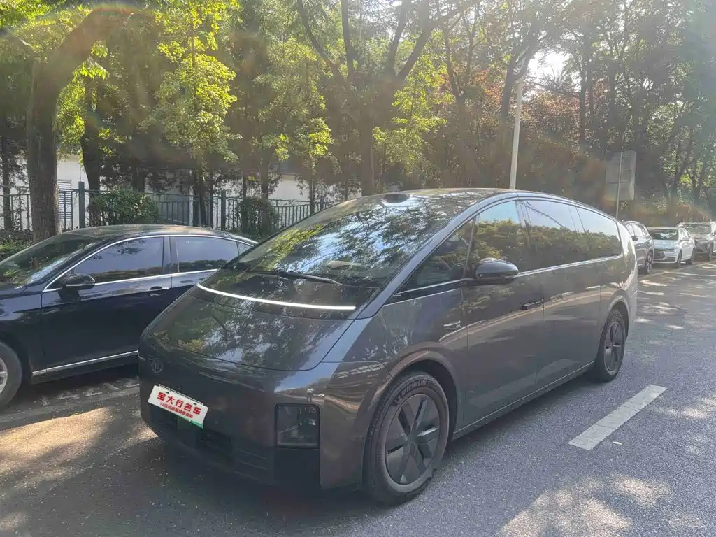Li Auto Li MEGA