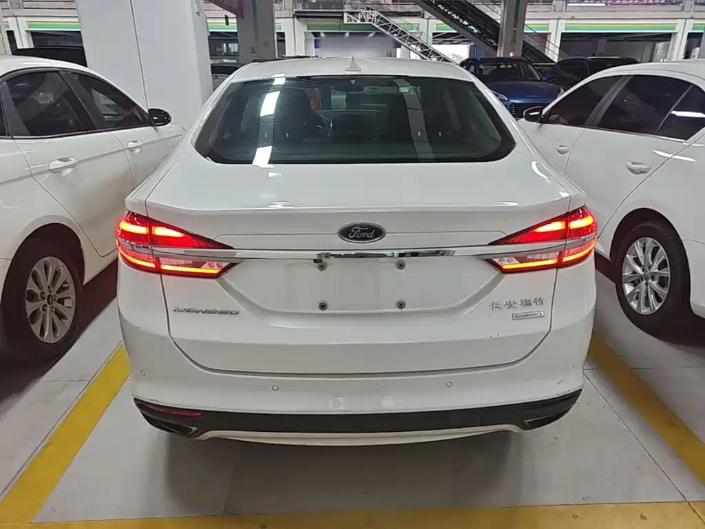 Ford Mondeo — миниатюра 6