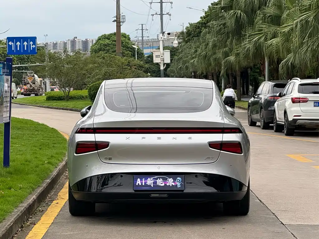 XPeng P7 — миниатюра 5