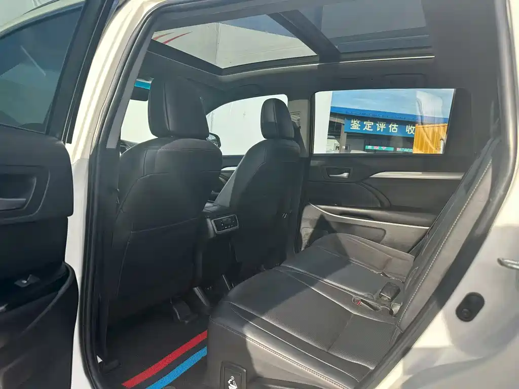 Toyota Highlander — миниатюра 6