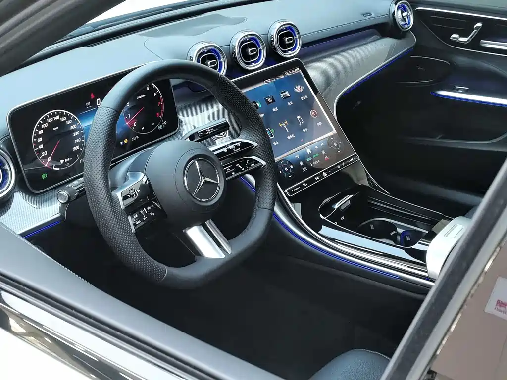 Mercedes-Benz C-Class — миниатюра 12