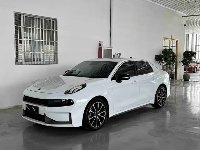 2019 Lynk & Co 03