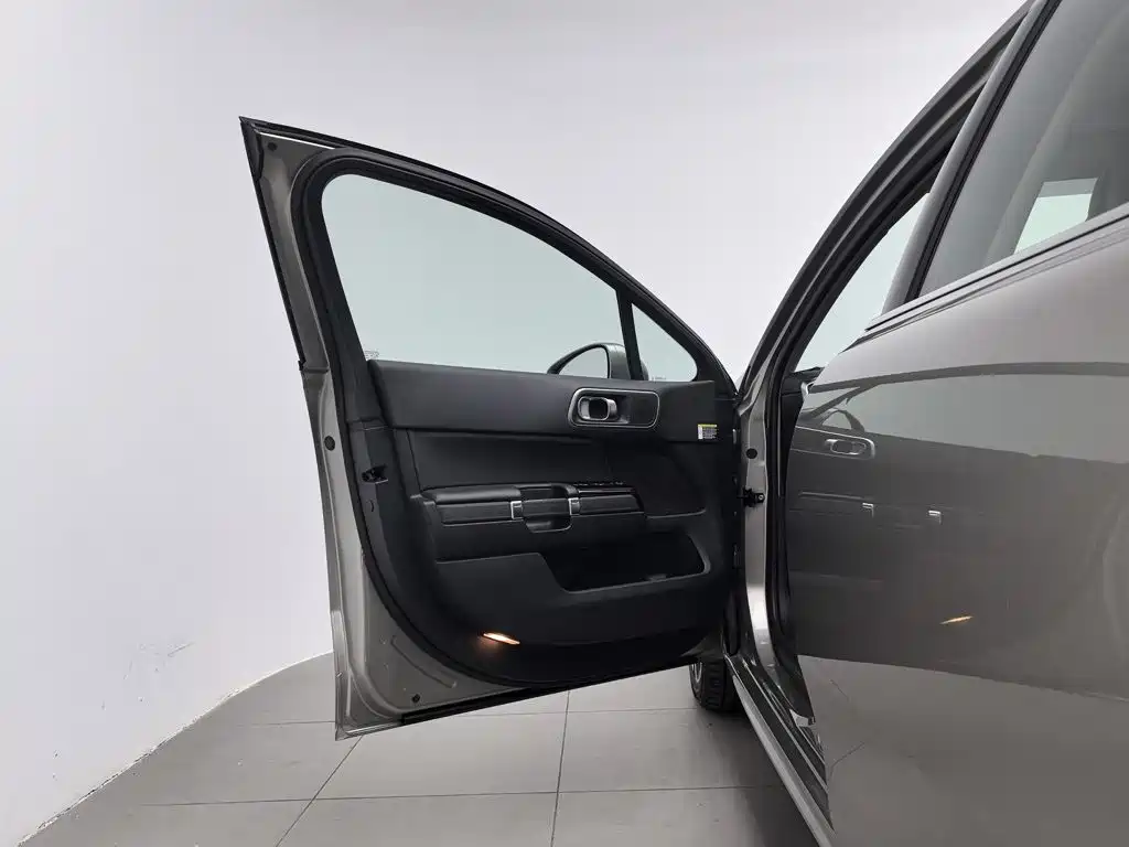 Citroen C6 — миниатюра 8
