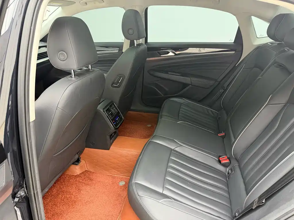 Volkswagen Passat — миниатюра 9