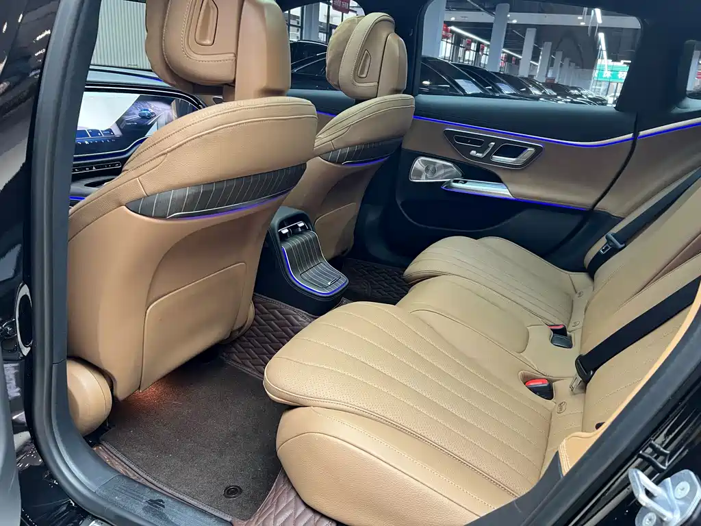 Mercedes-Benz E-Class — миниатюра 10