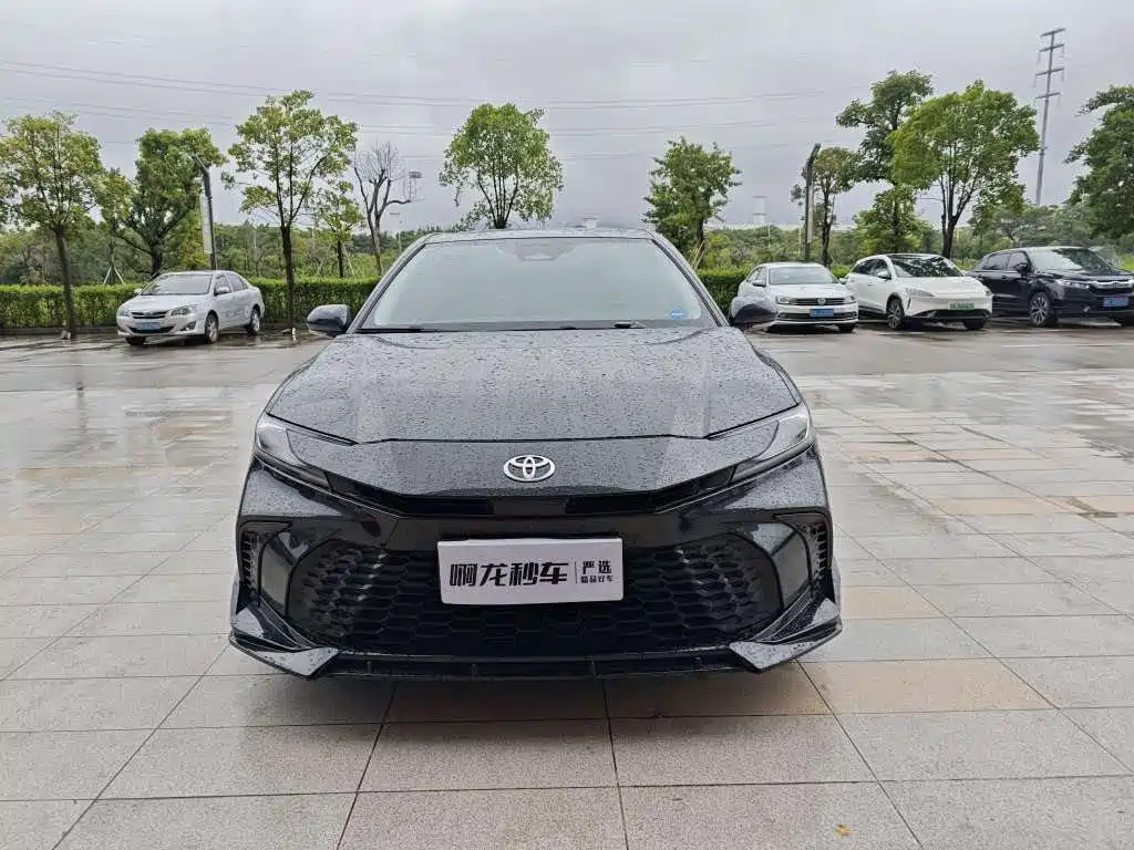 Toyota Camry — миниатюра 2