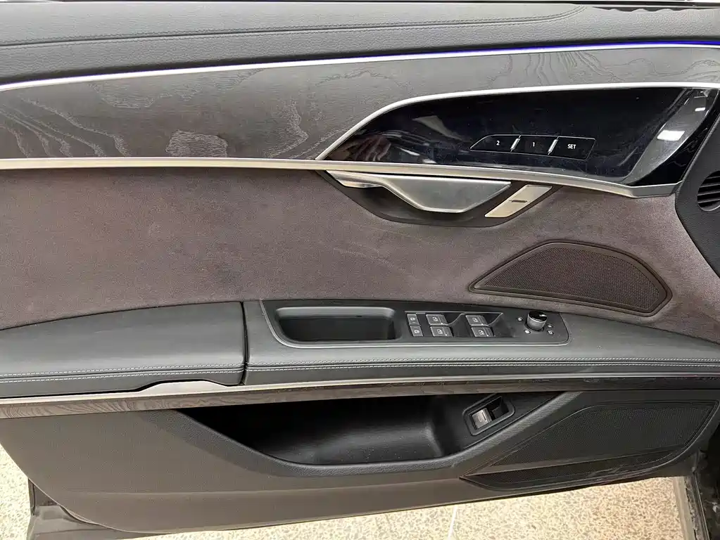 Audi A8 — миниатюра 14