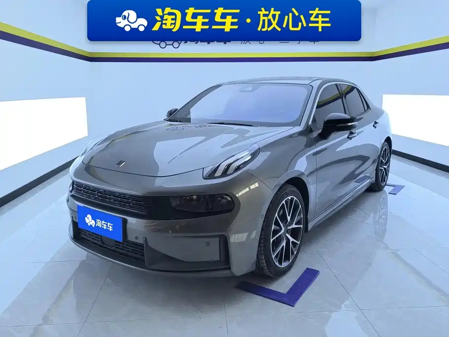 Lynk & Co 03