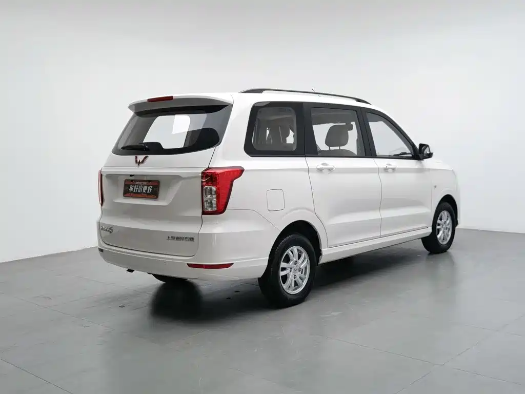 Wuling Hongguang — миниатюра 2