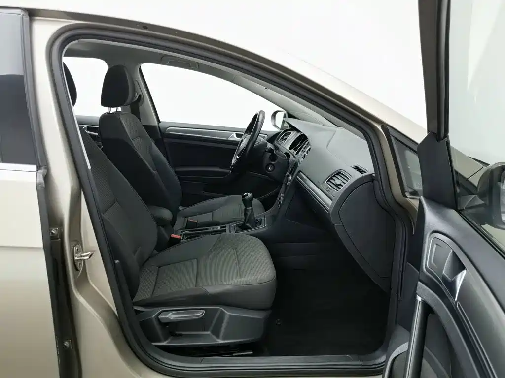 Volkswagen Golf — миниатюра 23