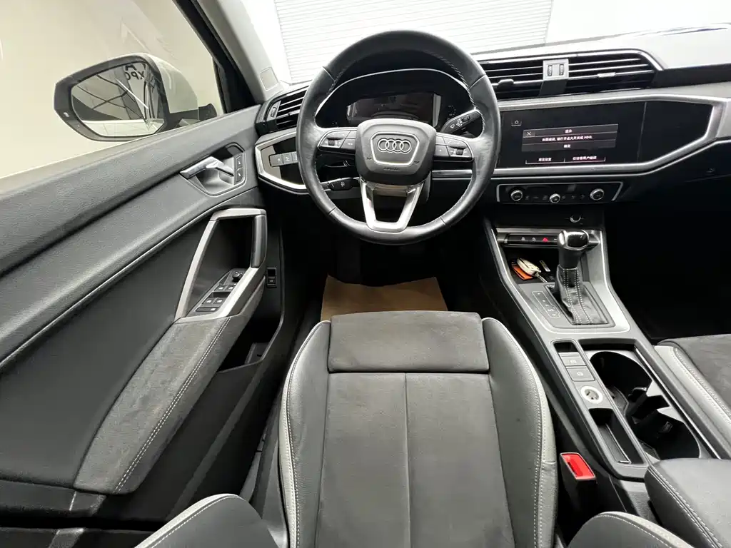 Audi Q3 2022 35 TFSI