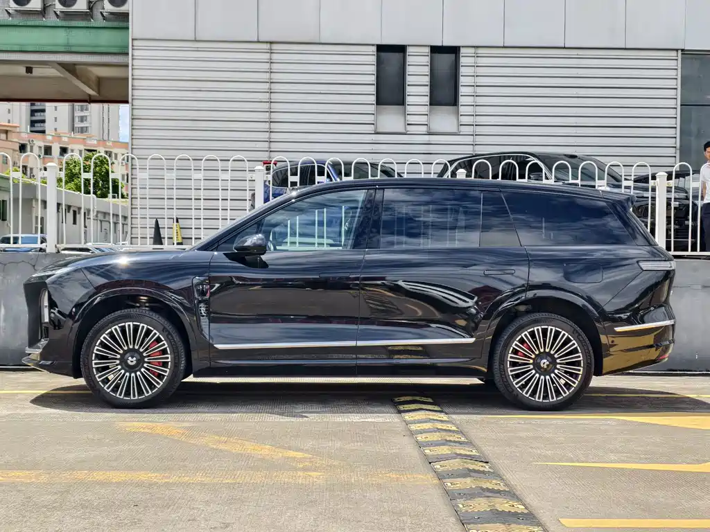NIO ES8 — миниатюра 2