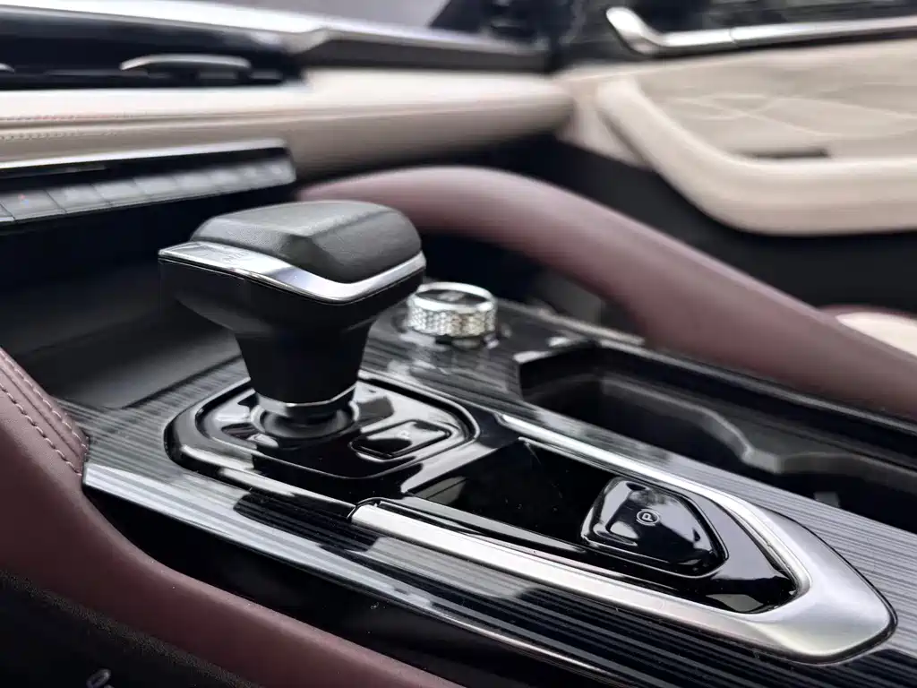 Geely Xingyue L — миниатюра 19
